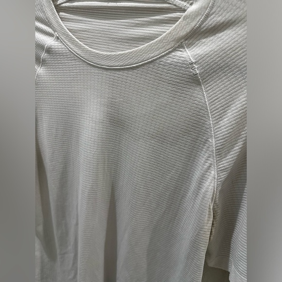 Lululemon Metal Vent Tech Short Sleeve Men top - Picture 5 of 6